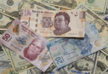 Mexican peso on its seventh-straight month of gains