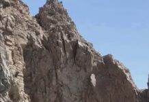 Rare Sandbar Emerges Under the Arch of Cabo San Lucas Prompting Access Ban Due to High Surf